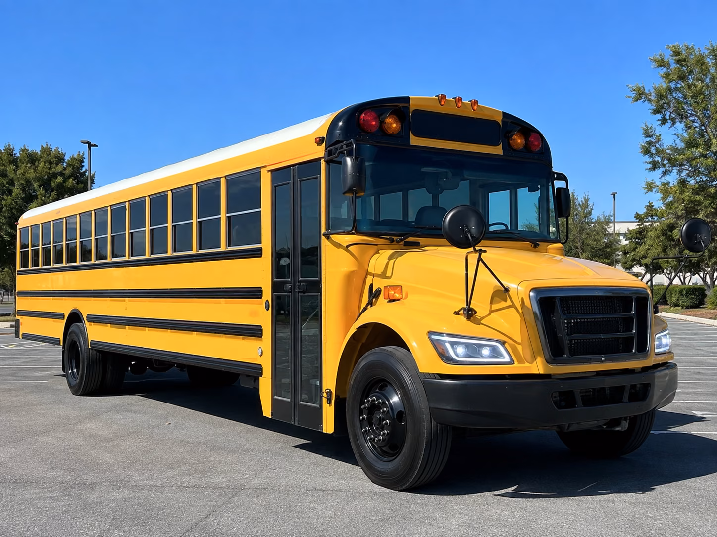 school bus rentals for roger williams park zoo and nature field trips
